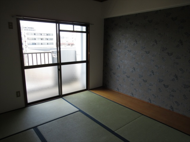 グランデュール今1号館の和室