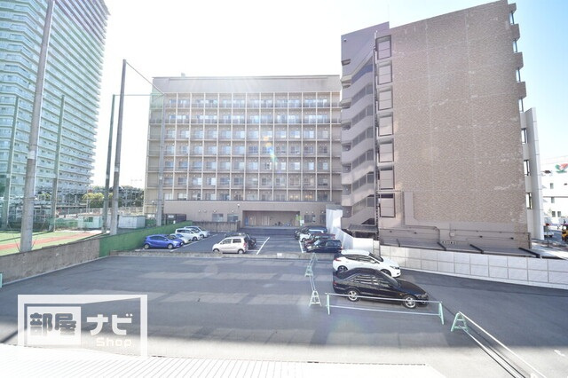 ハアラン国体町の駐車場