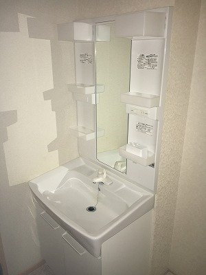 さくらマンションＢの洗面所|コンパクトで使いやすい洗面所