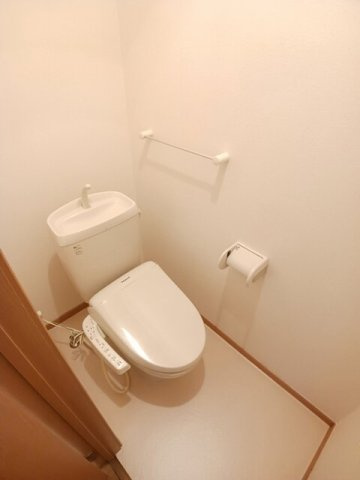 ベルデュール　Ｃのトイレ|清潔感のあるトイレです