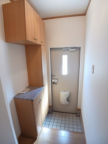 【玄関】 | ベルデュール　Ｃ | ゆったりとした玄関です