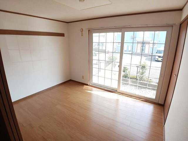 【内装】 | プラスペラティＣ | 明るい室内です