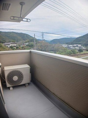 【バルコニー】 | 橙Ⅱ棟 | 暖かな日差しのふりそそぐバルコニー