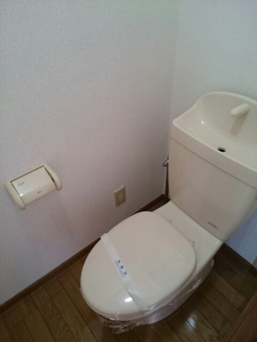 ウィスティリアＡのトイレ|落ち着いたトイレです