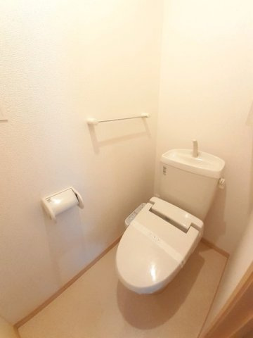 エアリーヴィラＢのトイレ|コンパクトで使いやすいトイレです