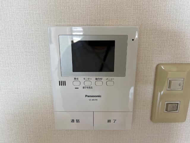 ルトゥールの内装|カメラ付インターホン