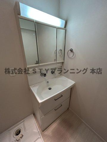 仲介手数料0円！イースト　クレッセントの独立洗面台