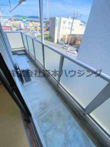 【バルコニー】 | 　WESTヒルズ門真 | お洗濯にも便利なバルコニー付き