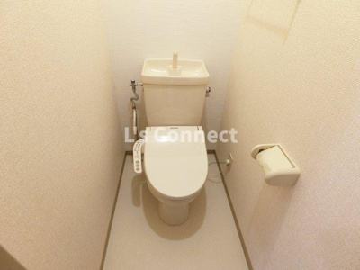 【トイレ】 | セジュール加茂 | 温水洗浄便座付きのトイレ。