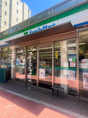 ガーデンヒルズ山王の周辺|ファミリーマート 大森山王一丁目店まで350ｍ