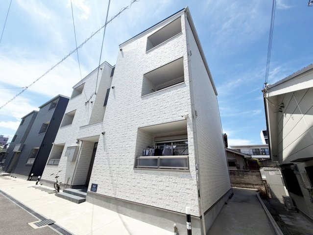 ART　TENDO　EASTの外観