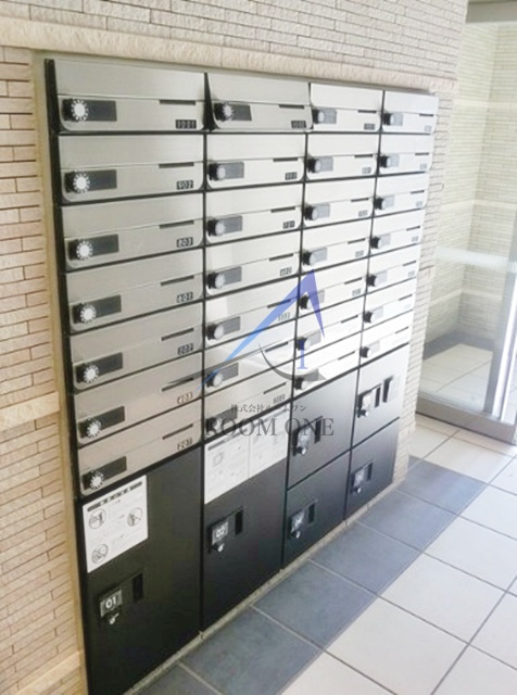 アートヴィラージュ亀戸のその他共用部分|集合ポスト、宅配ボックスです。