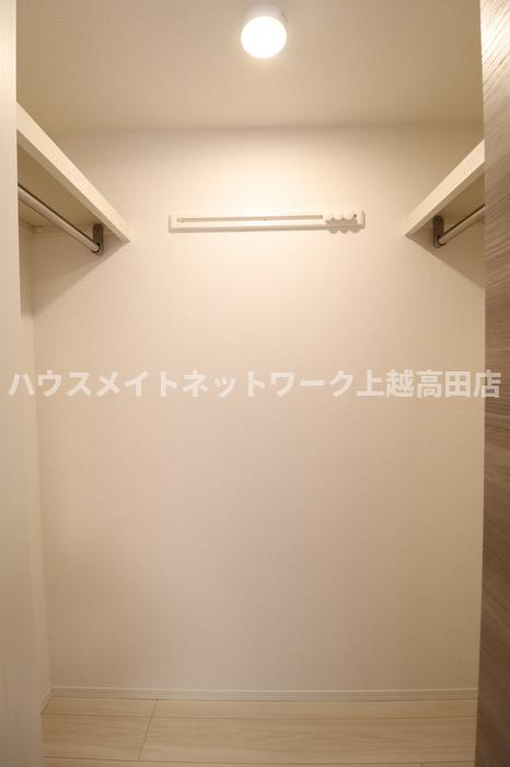 リナーシェ Ｂの収納|ウォークインクローゼット