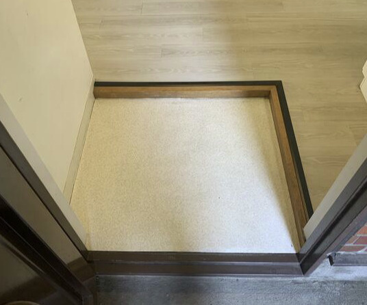 坂の上ハイツの玄関