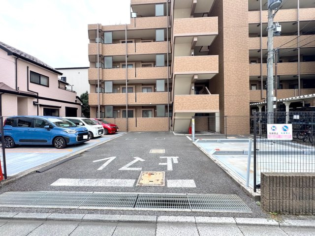セレナハイム西浦和の駐車場|駐車場