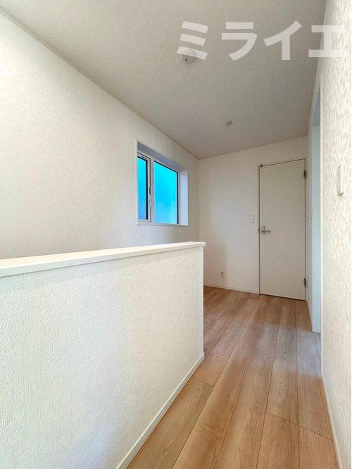 【新築戸建】札幌市北区新琴似5条16丁目2棟の内装|2階ホール(同仕様物件)