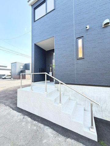 【新築戸建】札幌市北区新琴似5条16丁目2棟のエントランス