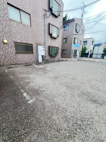 メゾンおばやしの駐車場