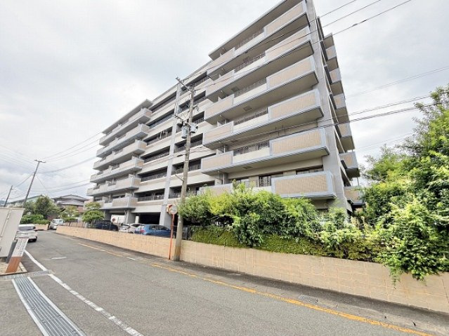 【外観】 | ロワールマンション二日市３ | JR天拝坂駅、西鉄朝倉街道駅どちらも徒歩約6分のWアクセス！イオンモール筑紫野まで徒歩10分でお買い物にも便利です