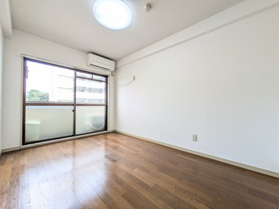 居室※モデルルーム使用です家具、小物等は入居前に撤去します。