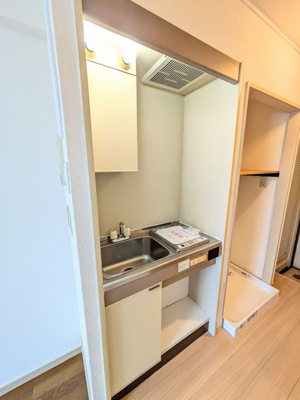 キッチン※モデルルーム使用です家具、小物等は入居前に撤去します。