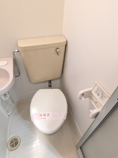 トイレ※モデルルーム使用です家具、小物等は入居前に撤去します。