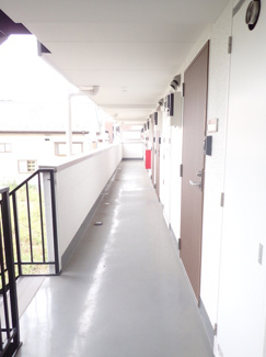 玄関前の様子です♪