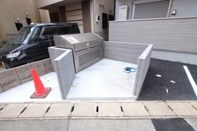 敷地内ゴミ置き場