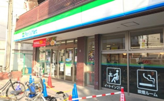ファミリーマート黒川店 徒歩4分。 280m