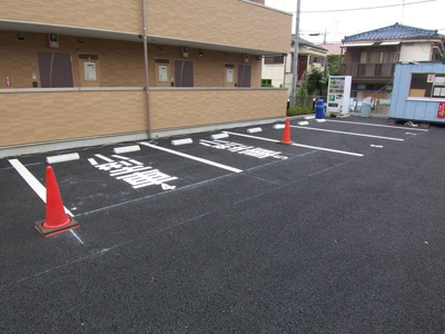 ★敷地内駐車場★（空き状況・使用料等詳細はご確認下さい）