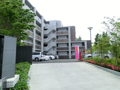 ★敷地内駐車場★（空き確認・使用料等詳細はご確認下さい）