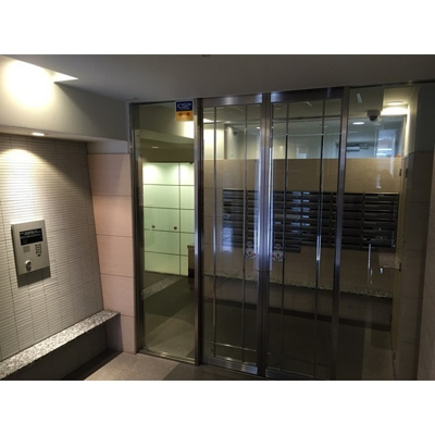 【エントランス】コンフォリア神田神保町