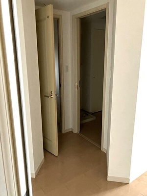 【その他】 | グランシティ上用賀 | 廊下から洗面所　※前回募集時2025年3月の写真