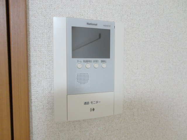 ラフィネス鶴見の内装|カメラ付インターホン