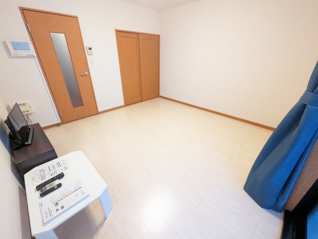 レオパレス橘の居間・リビング|設備・使用は号室により異なる為、現況を優先致します。