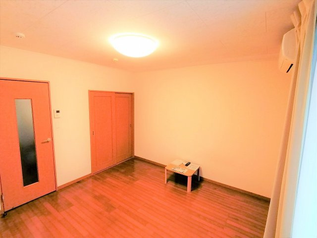 レオパレス橘の居間・リビング|設備・使用は号室により異なる為、現況を優先致します。