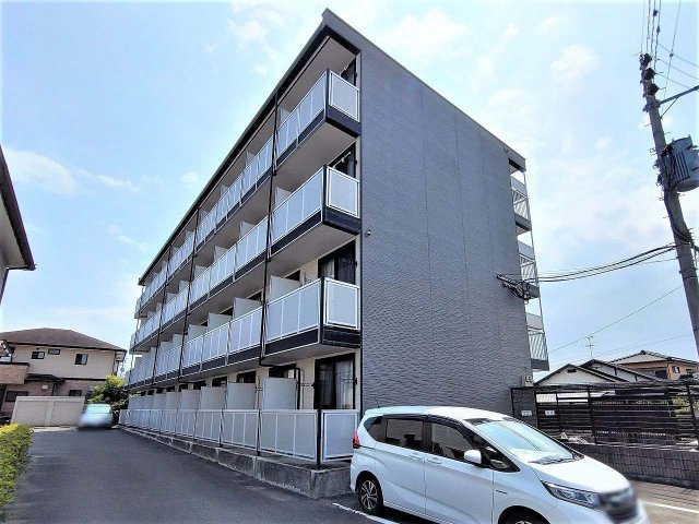レオパレスヒルズハイネの外観