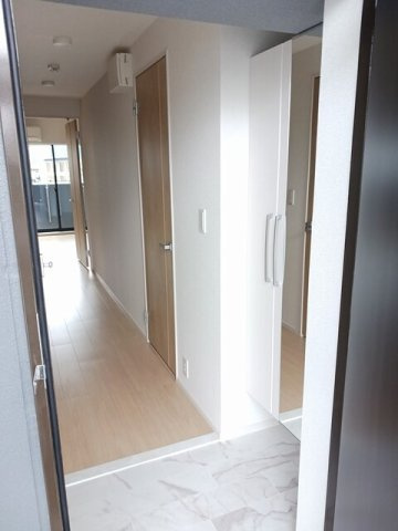 サンライズ　江平中町の玄関