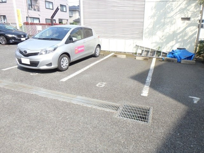 ★敷地内駐車場★（空き状況・使用料等詳細はご確認下さい）