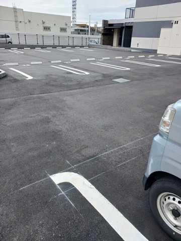 サンライズ　江平中町の駐車場