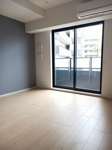 サンライズ　江平中町の居間・リビング