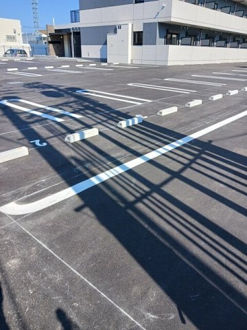 サンライズ　江平中町の駐車場