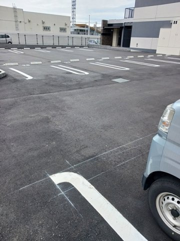 サンライズ　江平中町の駐車場