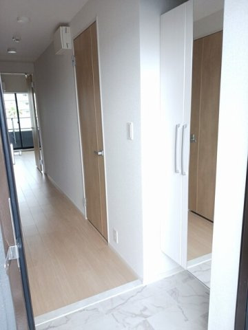サンライズ　江平中町の玄関