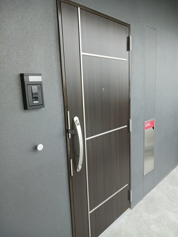 サンライズ　江平中町の玄関
