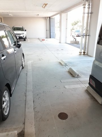 サン　トールの駐車場