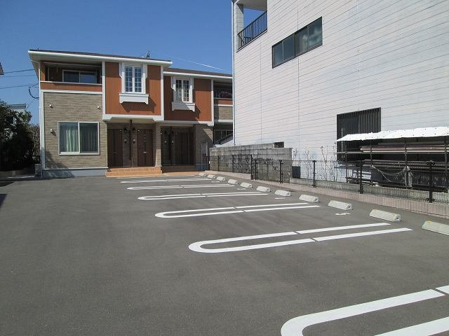 ベルディス江平の駐車場