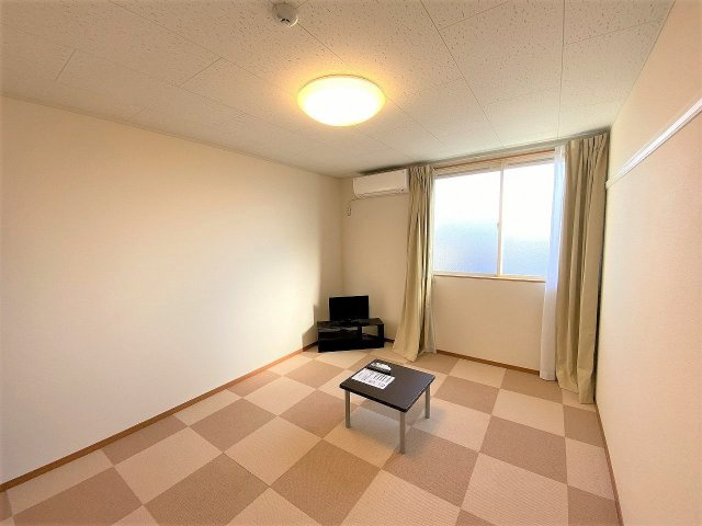 レオパレスリバーサイド下北の居間・リビング|設備・使用は号室により異なる為、現況を優先致します。
