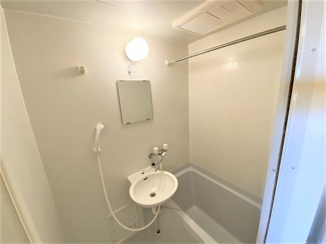 レオパレス雁ケ音の浴室|設備・使用は号室により異なる為、現況を優先致します。
