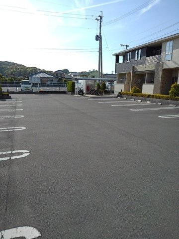 グレイスフル　Ⅲの駐車場